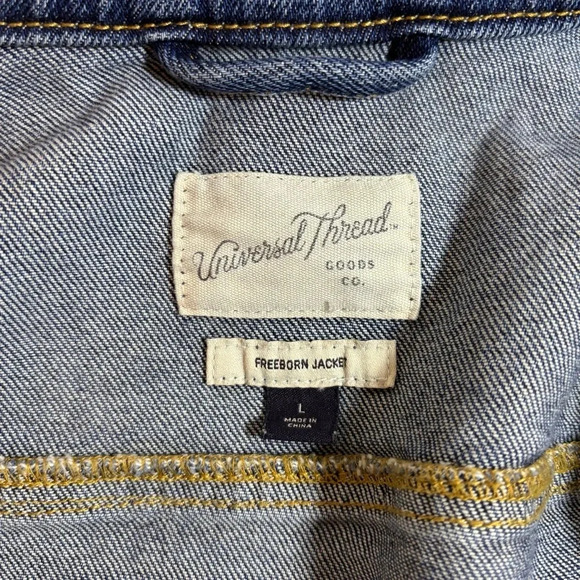 Universal Thread Freeborn Jean Jacket Size L. Customized Crocheted Trim. - Picture 8 of 8